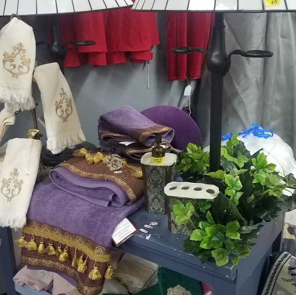 Home decor and more - Picture 12 of 16